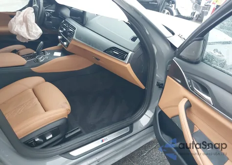 2022 BMW 540 I xDrive z USA, uszkodzony, nr VIN WBA73BJ0XNCK06882